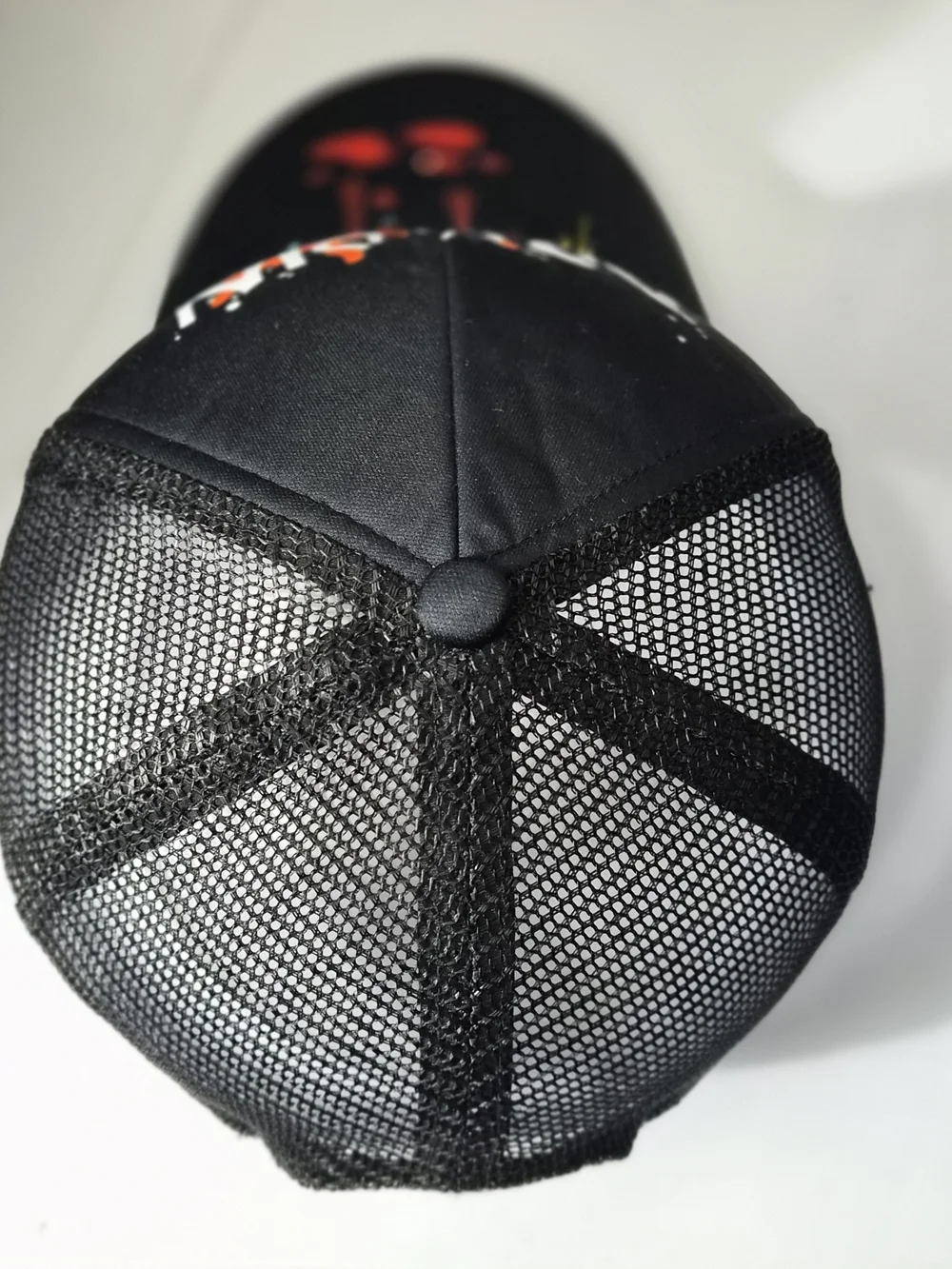 Rocawear Drippin Broken Heart Y2K Black Mesh Snapback Trucker‎ Hat